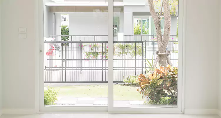 Balcony Screen Door Repair in Meadow Woods, FL