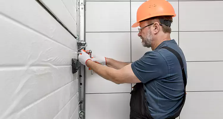 Emergency Garage Door Repair in Meadow Woods, FL