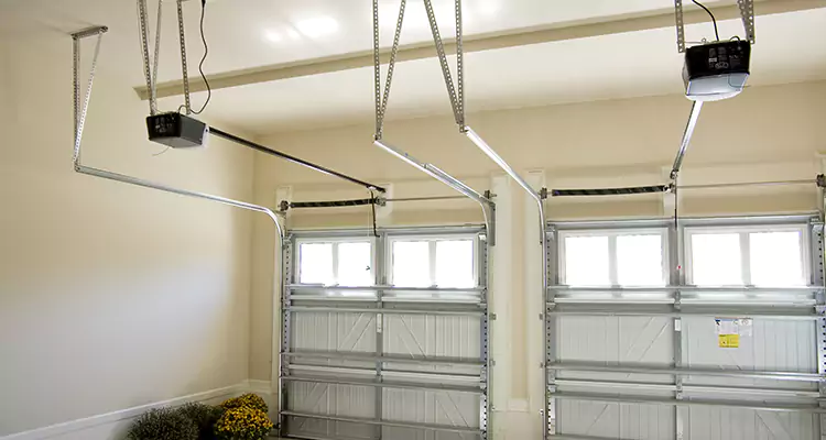 Residential Emergency Garage Door Repair in Meadow Woods, FL