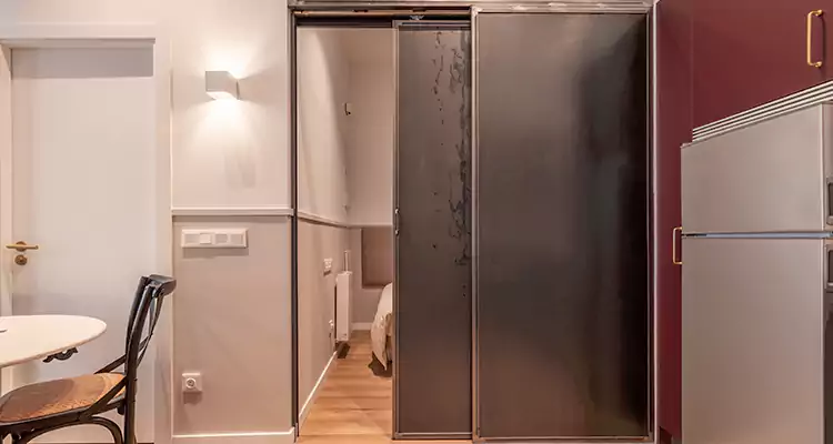 We Fix Closet Sliding Door in Meadow Woods, FL