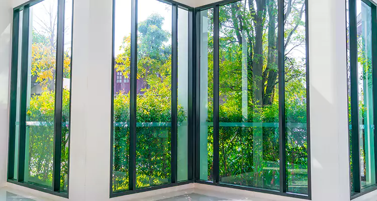 Emergency Balcony Door Glass Repair in Meadow Woods, FL