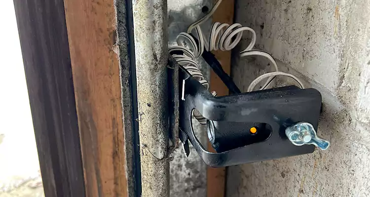 Fix Broken Garage Door Sensor in Meadow Woods, FL